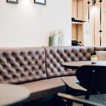 Johann Hotel 4*