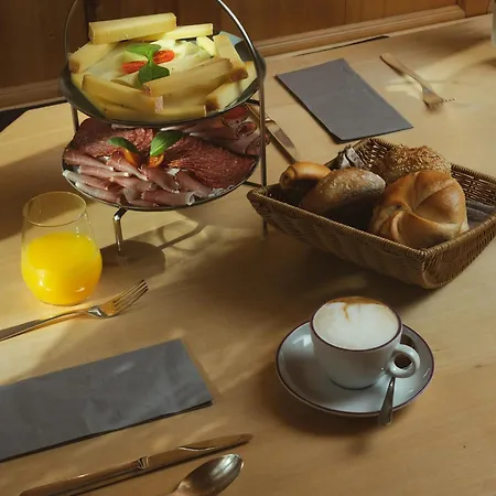 Johann Hotel 4*