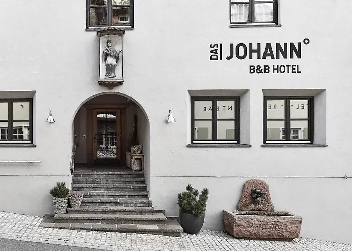 Ξενοδοχείο Johann 4*