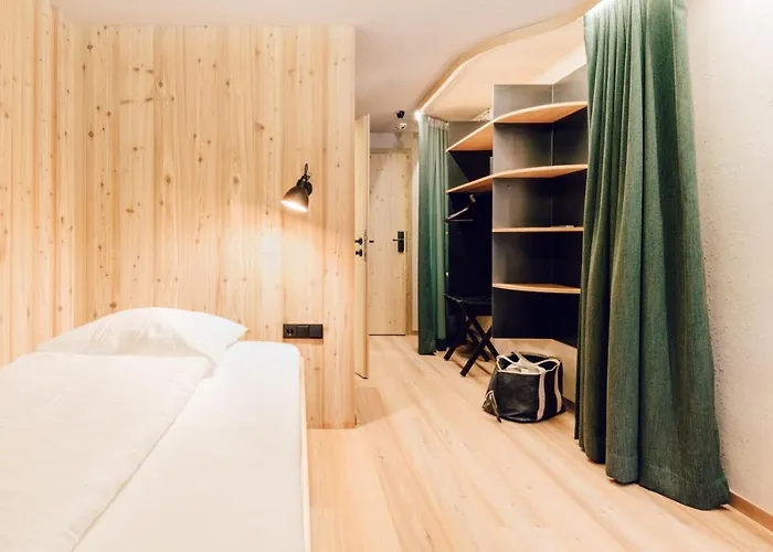 Ξενοδοχείο Johann 4*